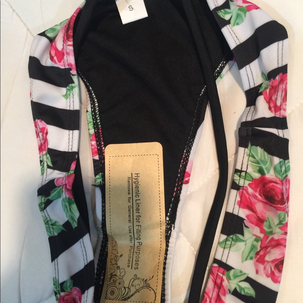 🎉BIKINI SET 👙💦 - Picture 8 of 8